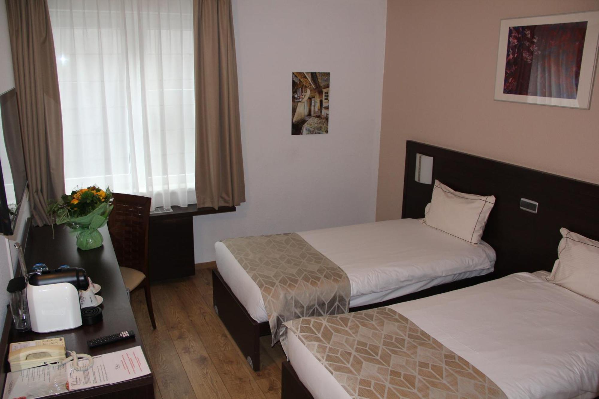 Threeland Hotel Pétange Eksteriør bilde