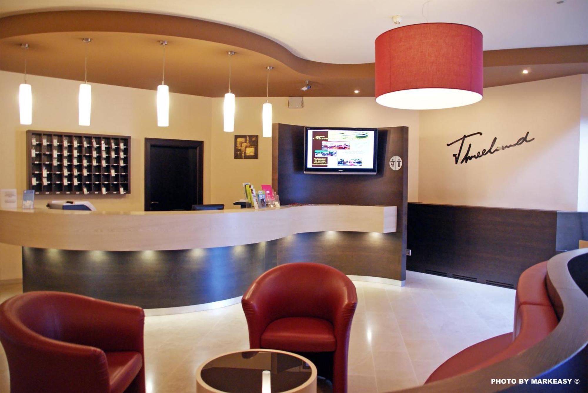 Threeland Hotel Pétange Eksteriør bilde