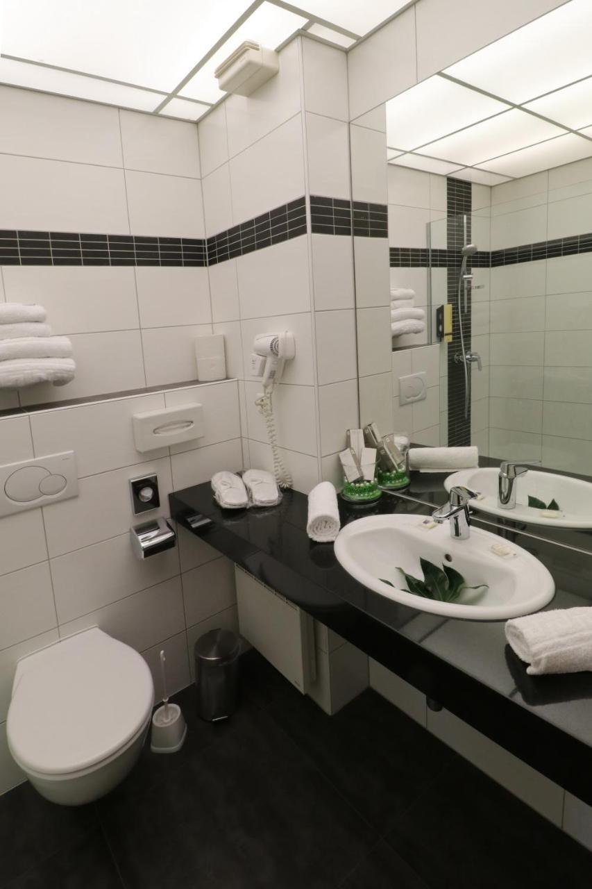 Threeland Hotel Pétange Eksteriør bilde