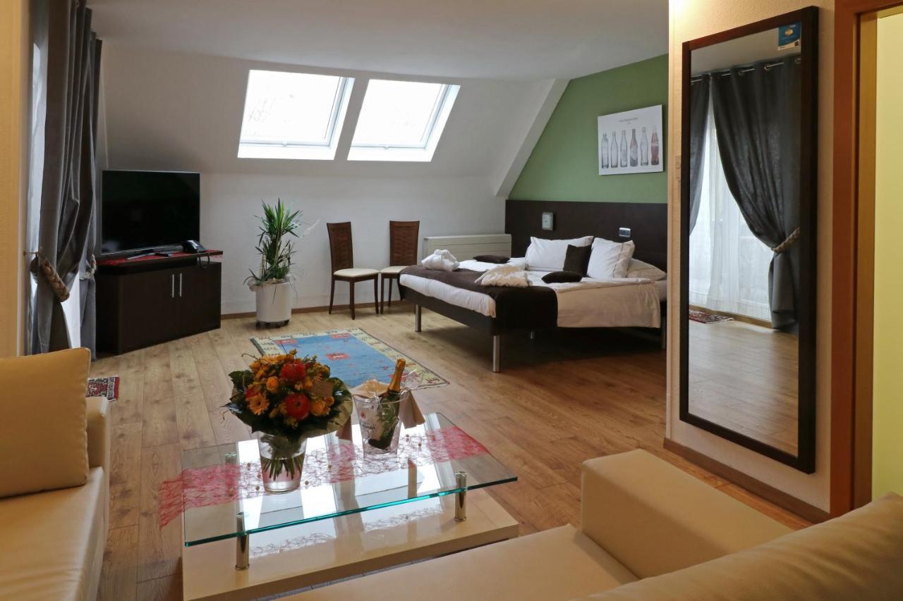 Threeland Hotel Pétange Eksteriør bilde
